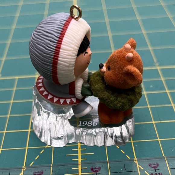 Mint Condition 1986 Frosty Friends #7 - with baby reindeer - Picture 4 of 6